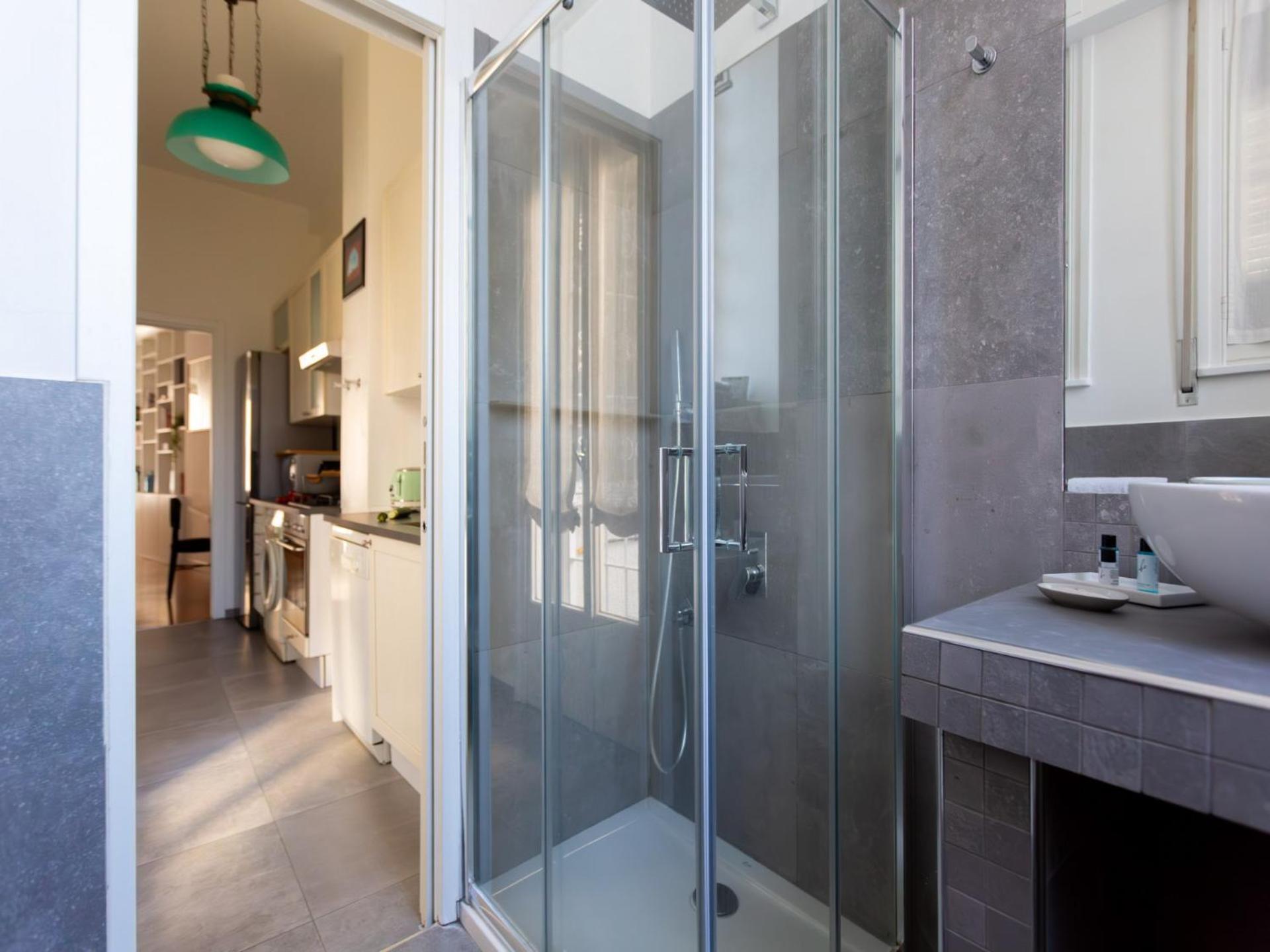 The Rent - Spacious Two-bedroom In Crocetta * Milán