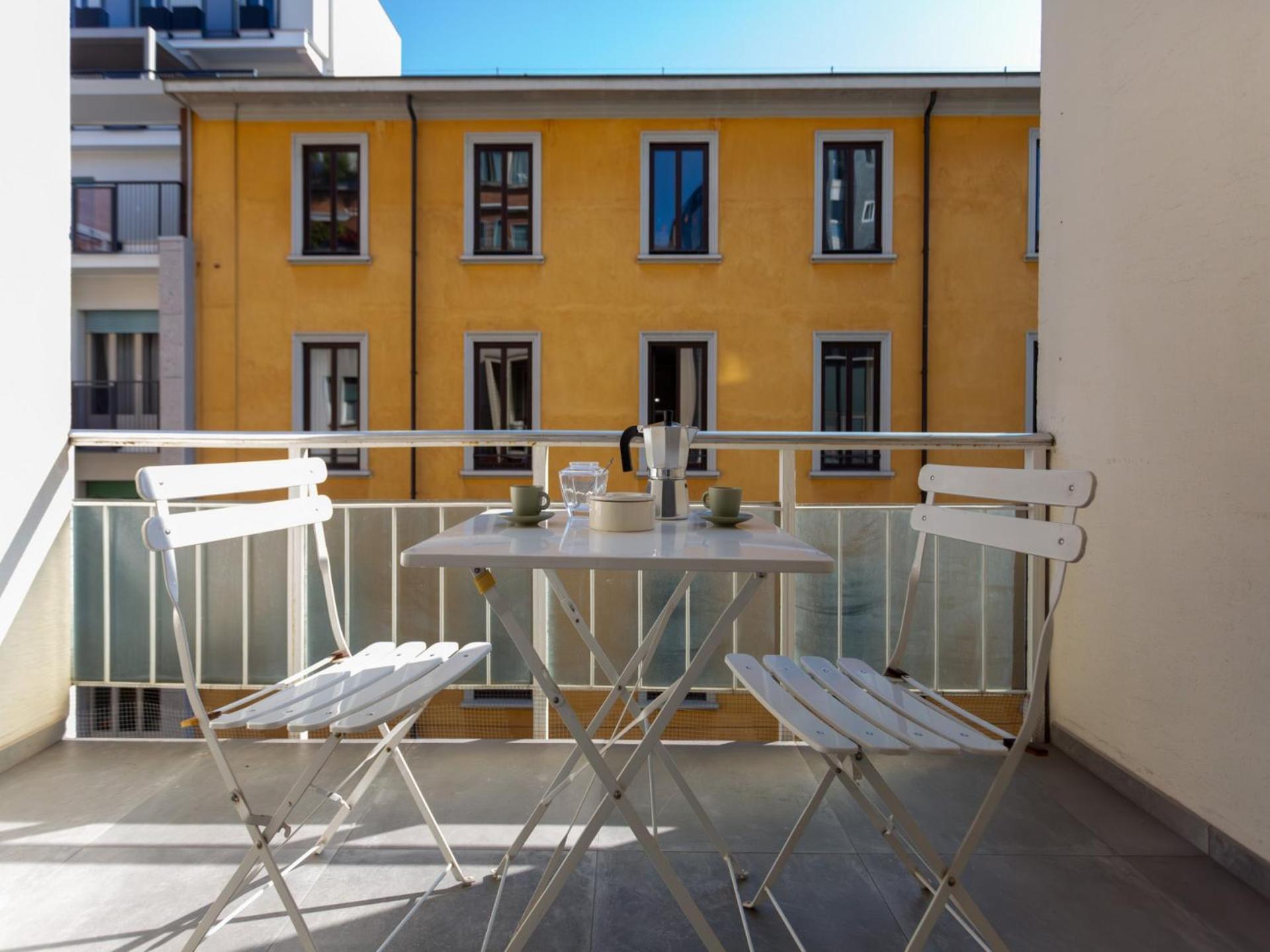 The Rent - Spacious Two-bedroom In Crocetta Apartamento